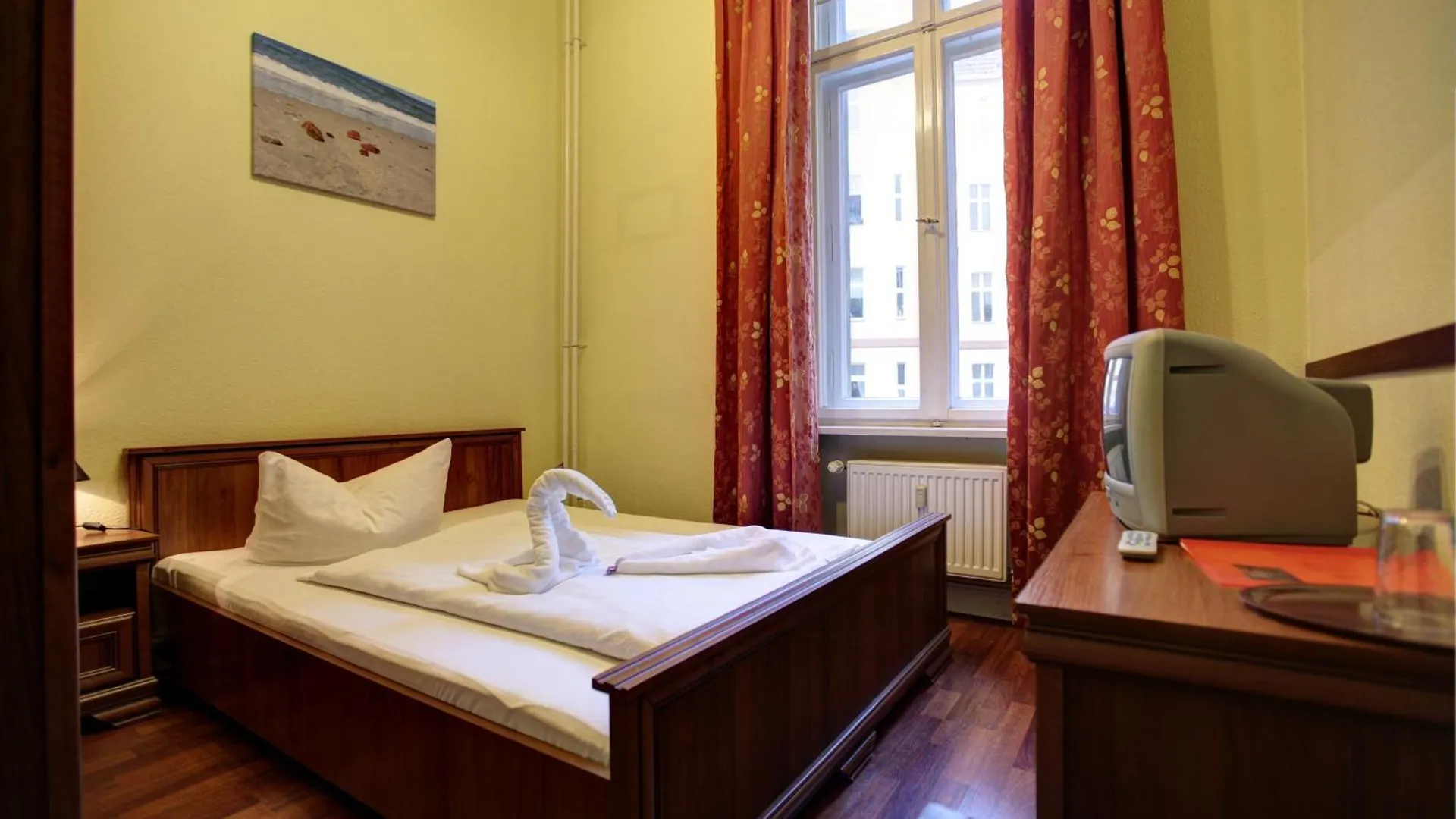 ***  Hotel Pension Bernstein am Kurfürstendamm Berlin Deutschland