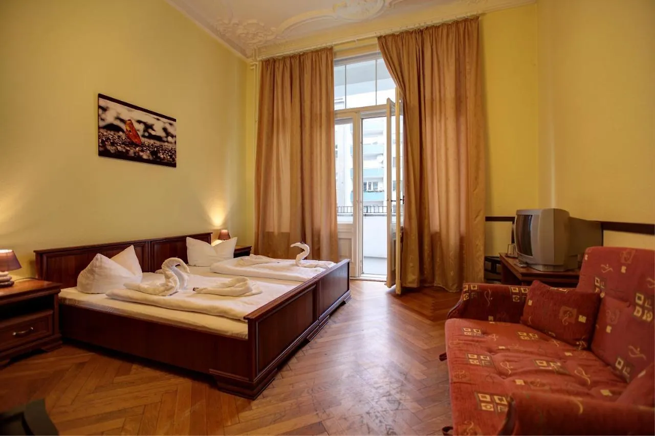 Hotel Pension Bernstein am Kurfürstendamm Berlin